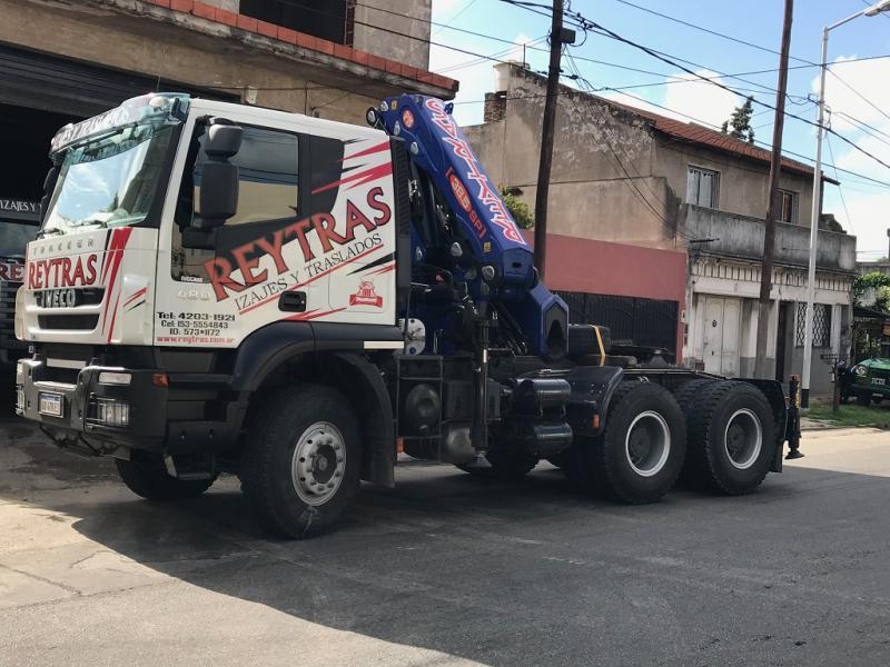 ALQUILER DE CAMIÓN CON HIDROGRÚA DE 38 TONELAMETROS CON SEMIRREMOLQUE (EQ48)